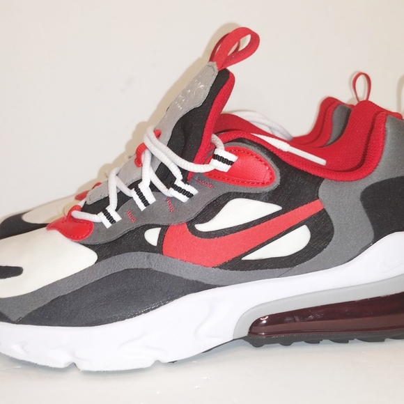 Nike Air Max 270 React. Size 6y - Picture 4 of 9